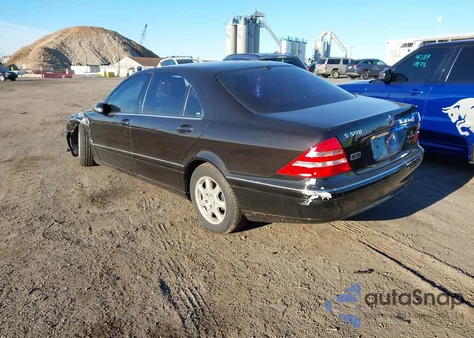 2000 Mercedes-Benz S 500 z USA, uszkodzony, nr VIN WDBNG75J5YA107352